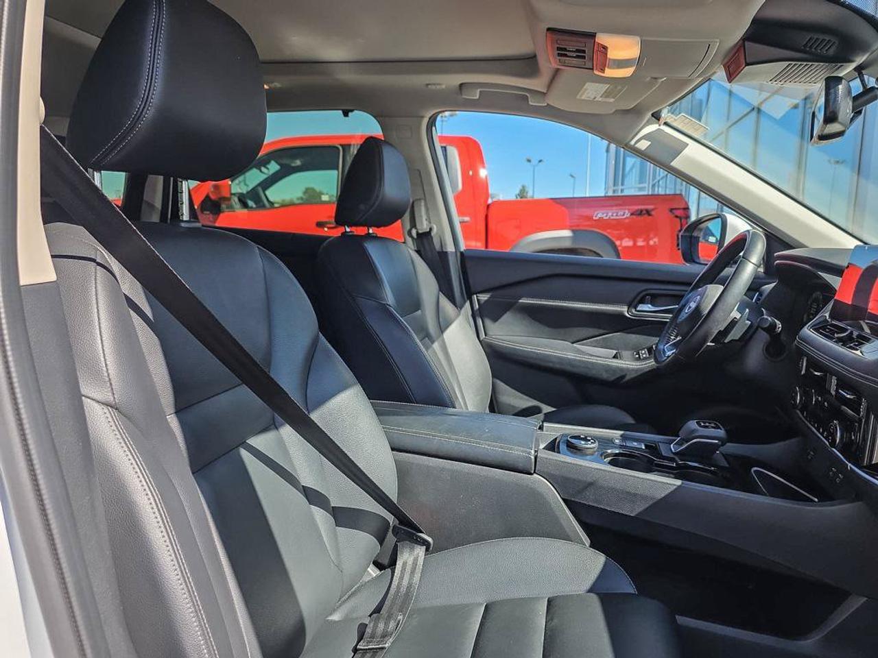 2024 Nissan Rogue SL Photo