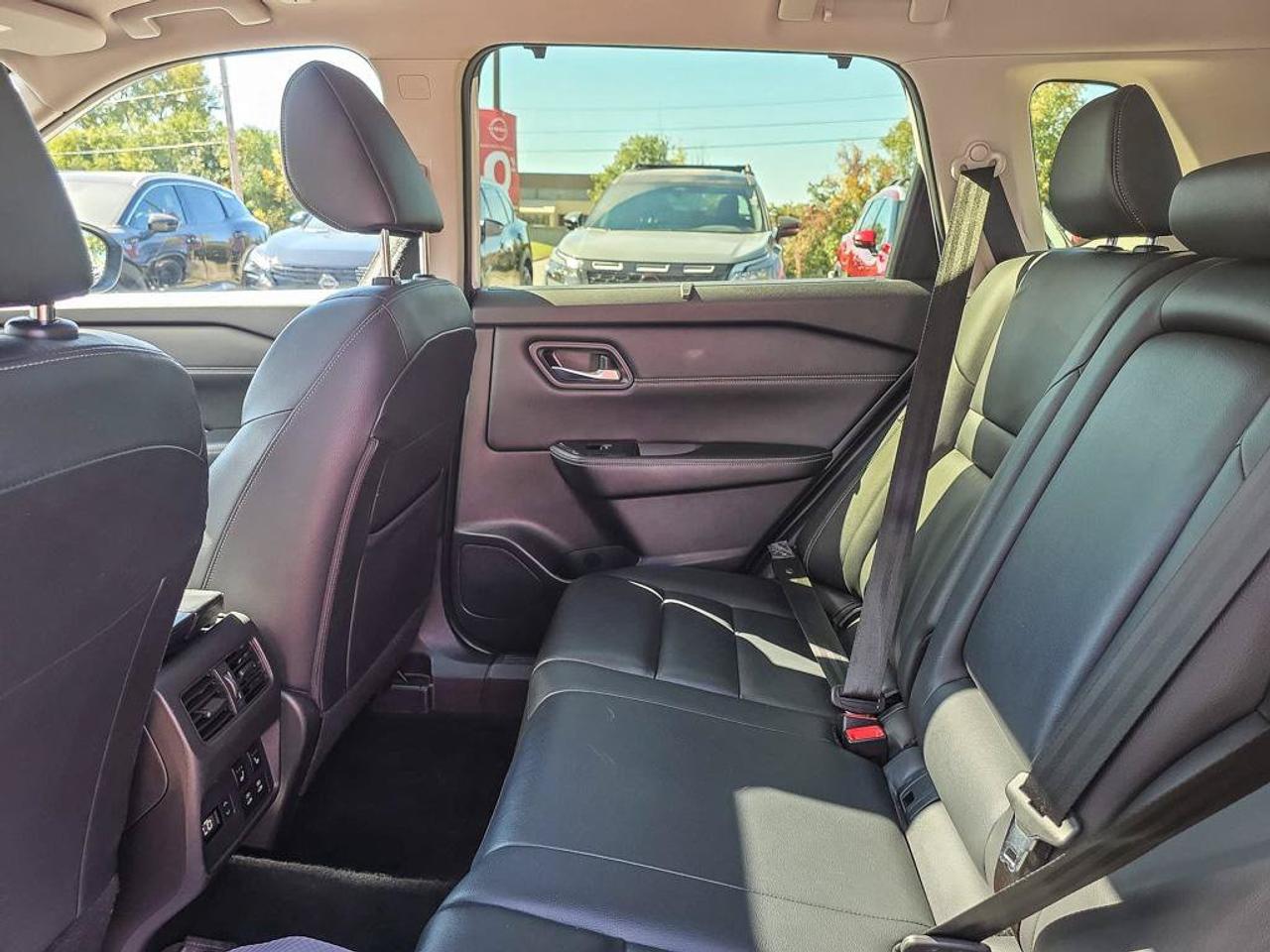 2024 Nissan Rogue SL Photo