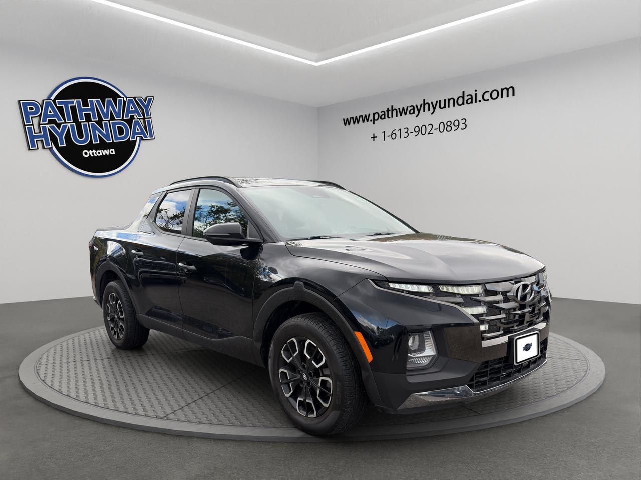 2022 Hyundai Santa Cruz Preferred | 2,268 kg Towing Capacity | Lane keeping assist | Cross-traffic Avoidance | Photo