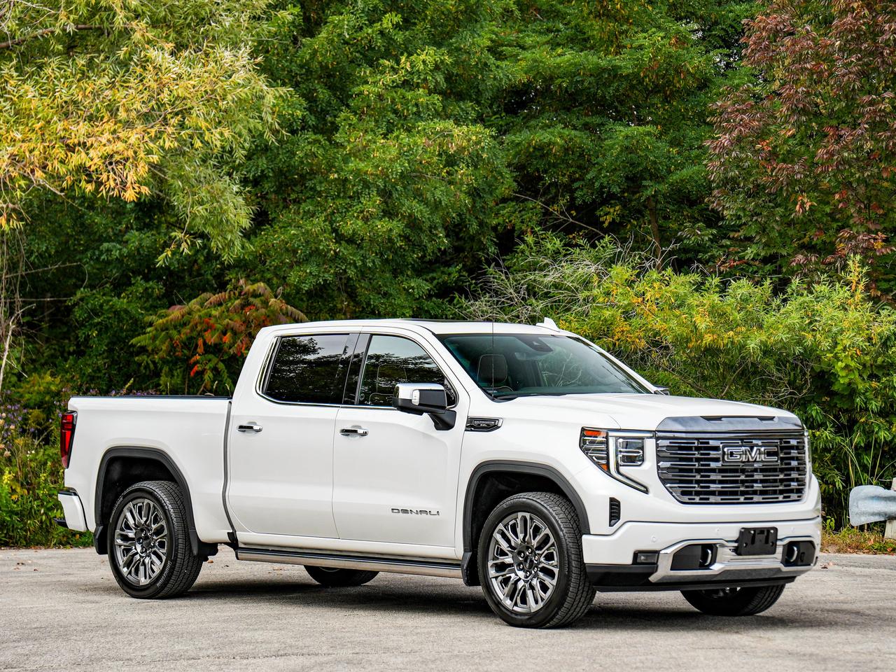 2024 GMC Sierra 1500 Denali Ultimate Photo2