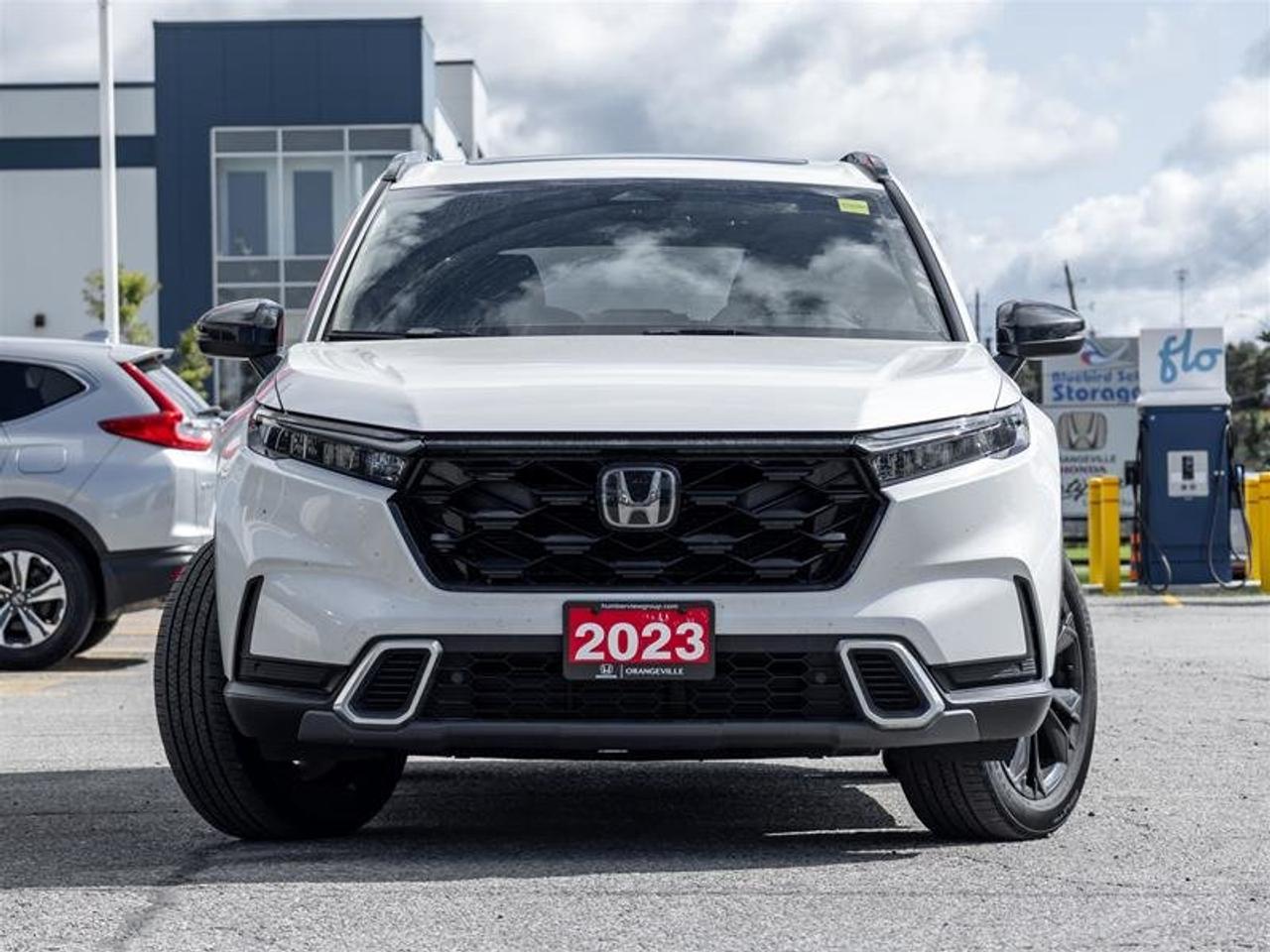 2023 Honda CR-V Touring Hybrid 4WD Photo1