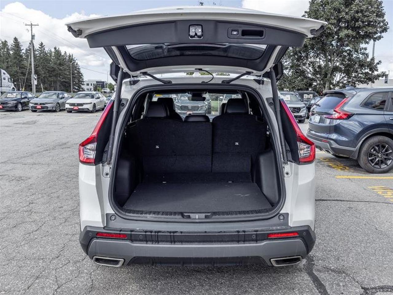 2023 Honda CR-V Touring Hybrid 4WD Photo