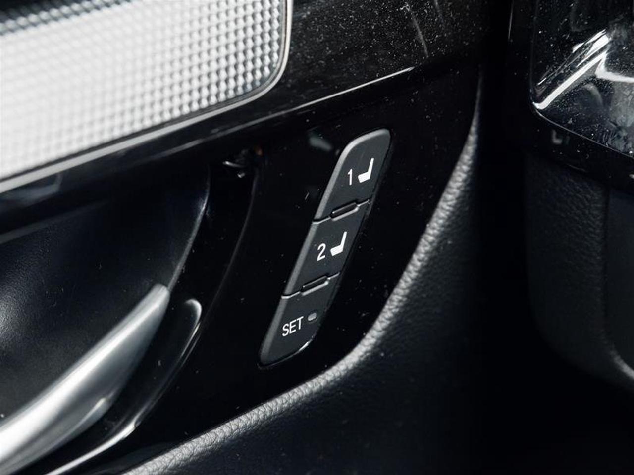 2023 Honda CR-V Touring Hybrid 4WD Photo