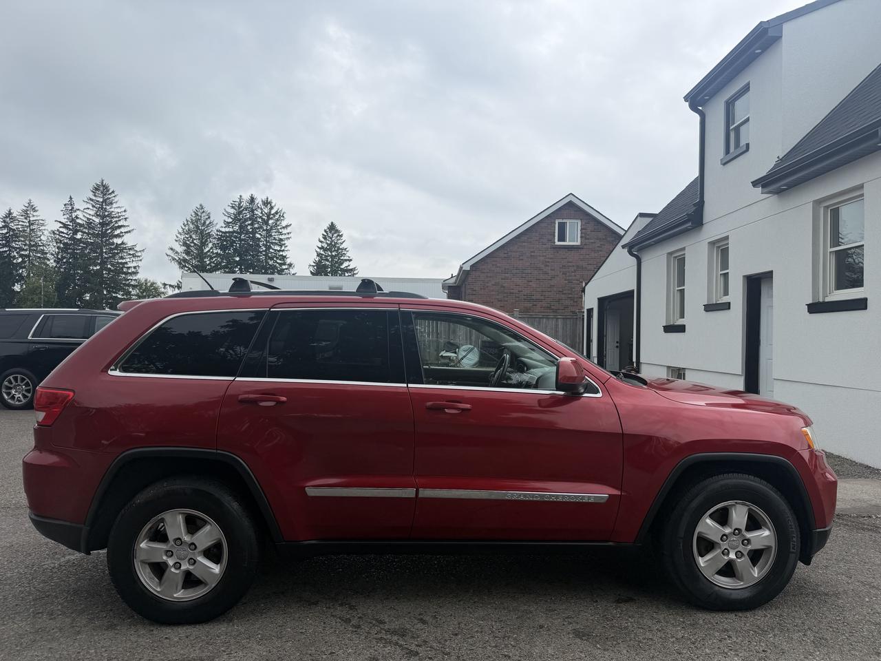 2011 Jeep Grand Cherokee Laredo Photo