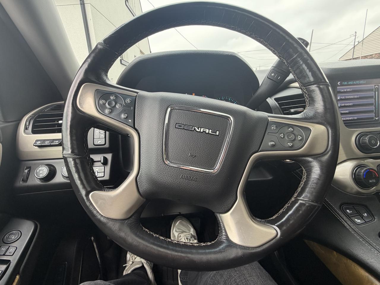 2017 GMC Yukon Denali Photo