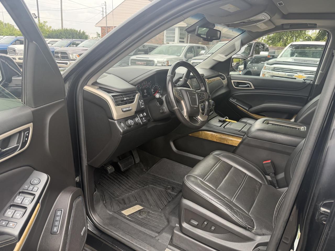 2017 GMC Yukon Denali Photo