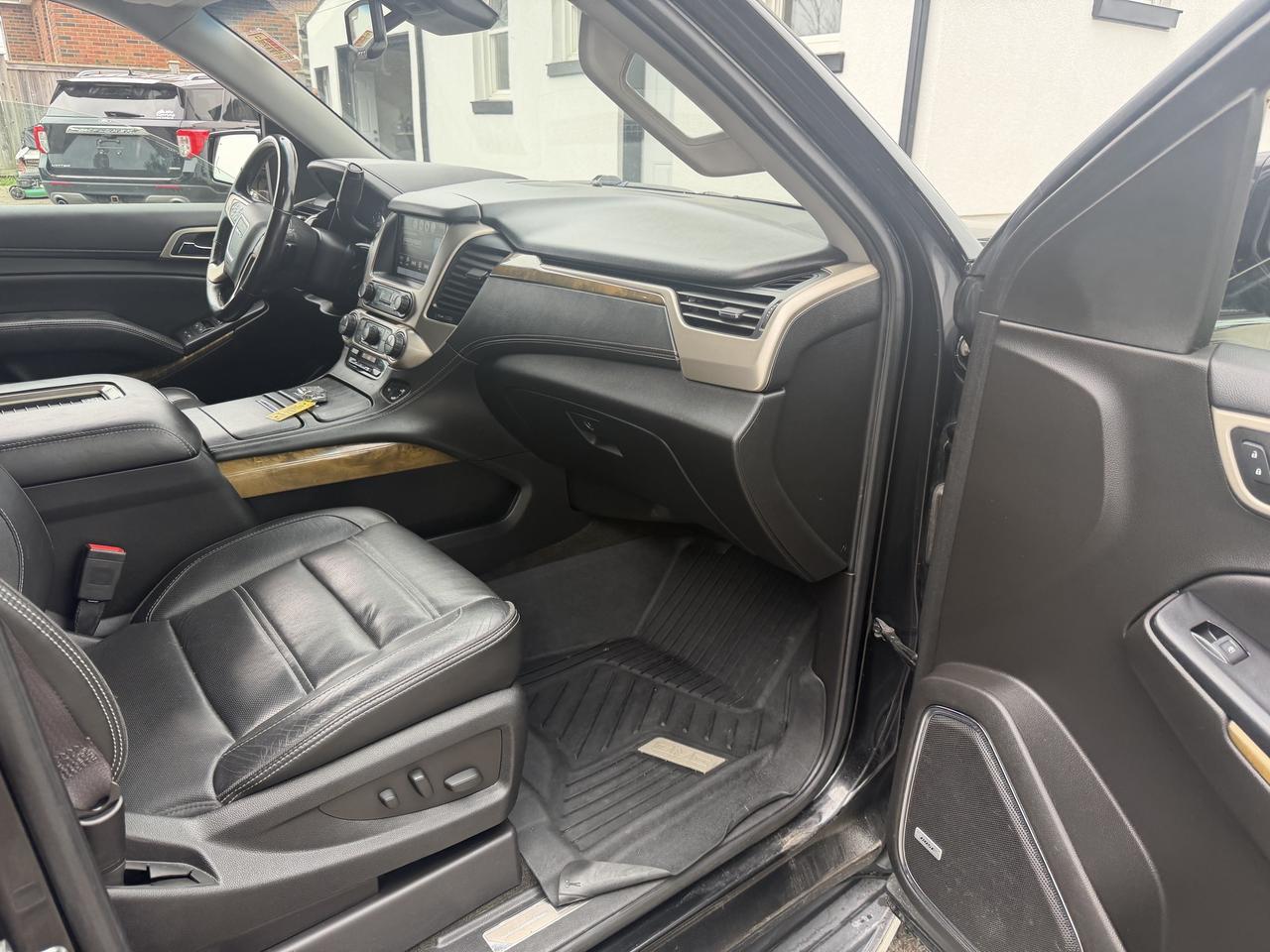 2017 GMC Yukon Denali Photo