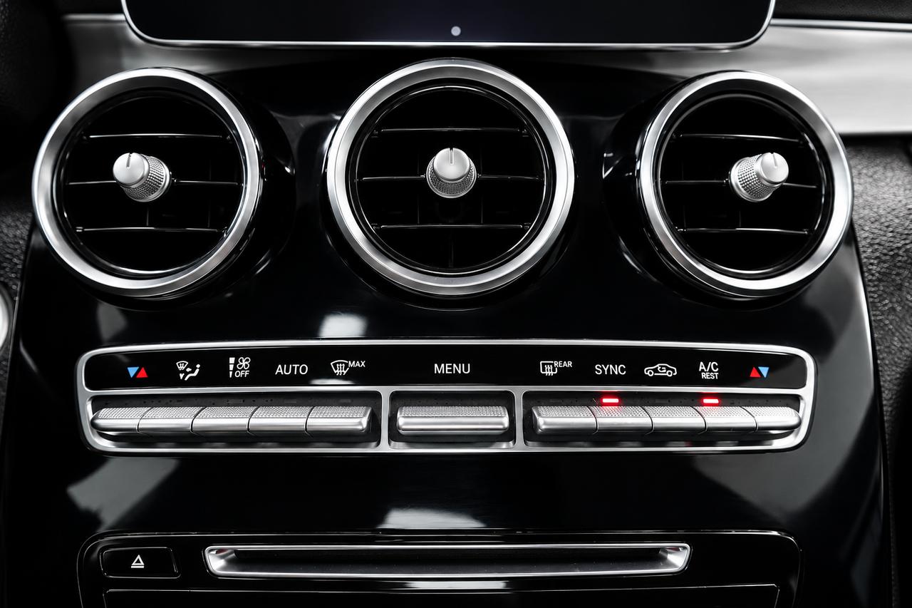2017 Mercedes-Benz C-Class C 300 ,AMG PKG,PANO ROOF,0 CALIM.4 MATIC Photo