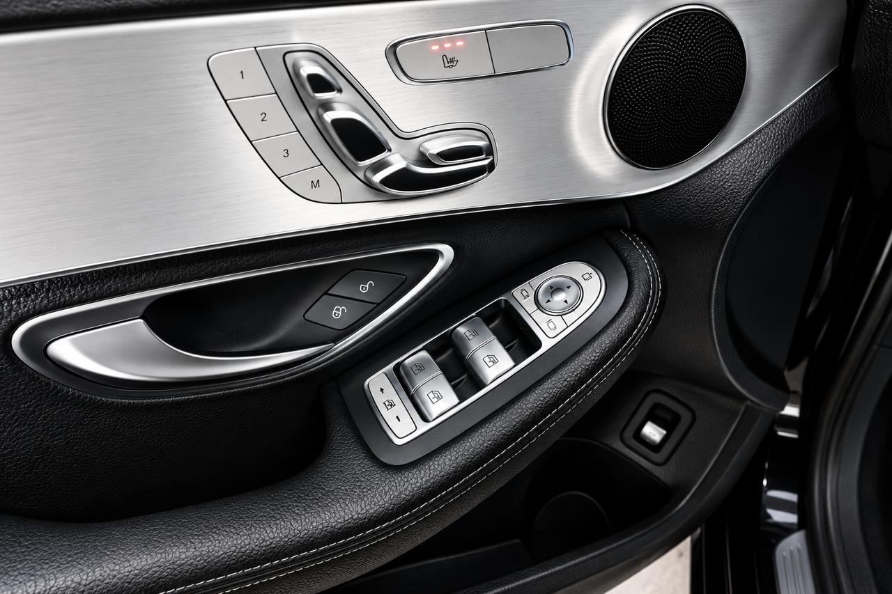 2017 Mercedes-Benz C-Class C 300 ,AMG PKG,PANO ROOF,0 CALIM.4 MATIC Photo