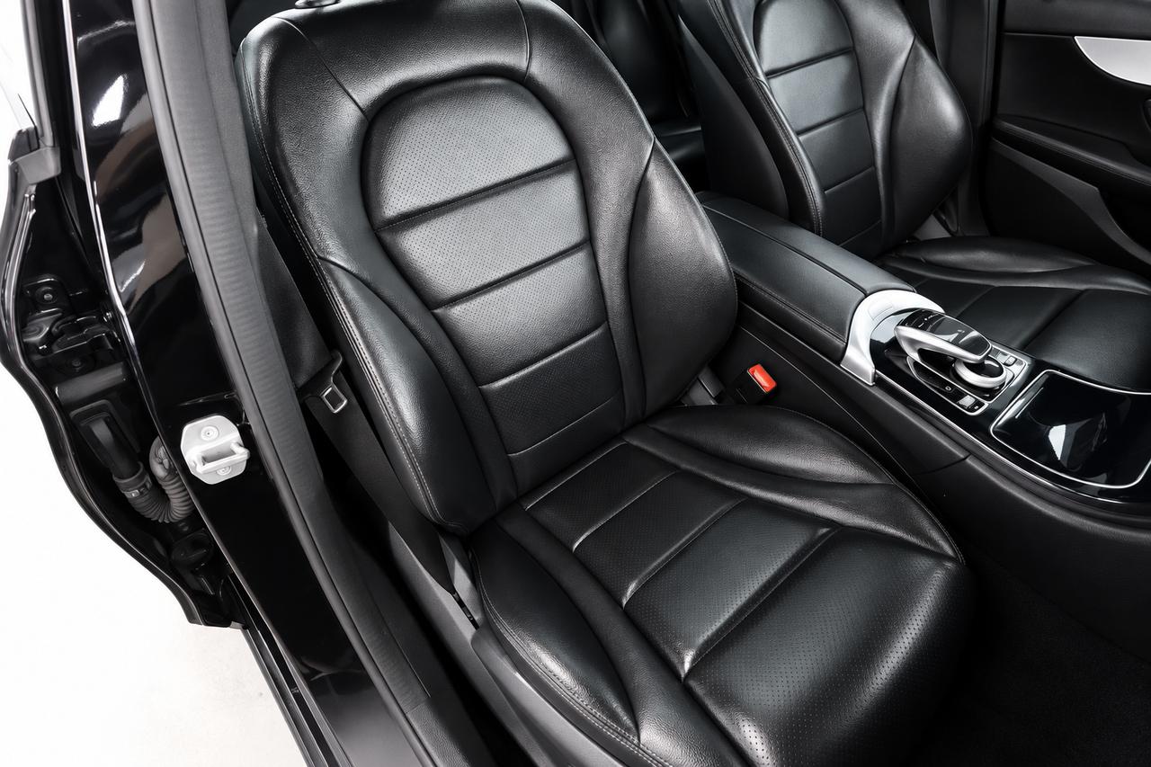 2017 Mercedes-Benz C-Class C 300 ,AMG PKG,PANO ROOF,0 CALIM.4 MATIC Photo