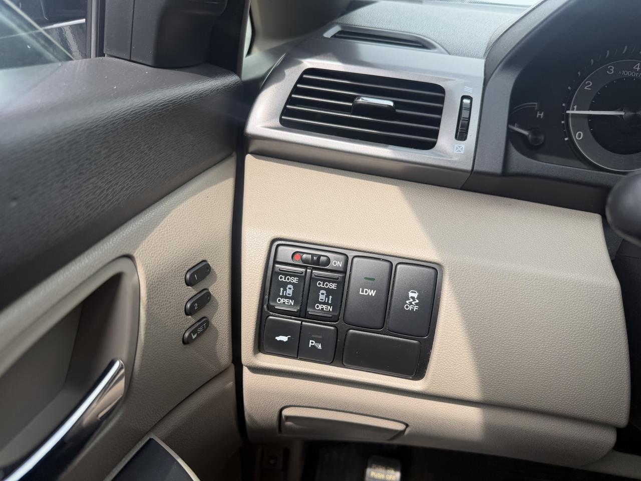 2014 Honda Odyssey Touring | One Owner | Two Sets of Tires Photo