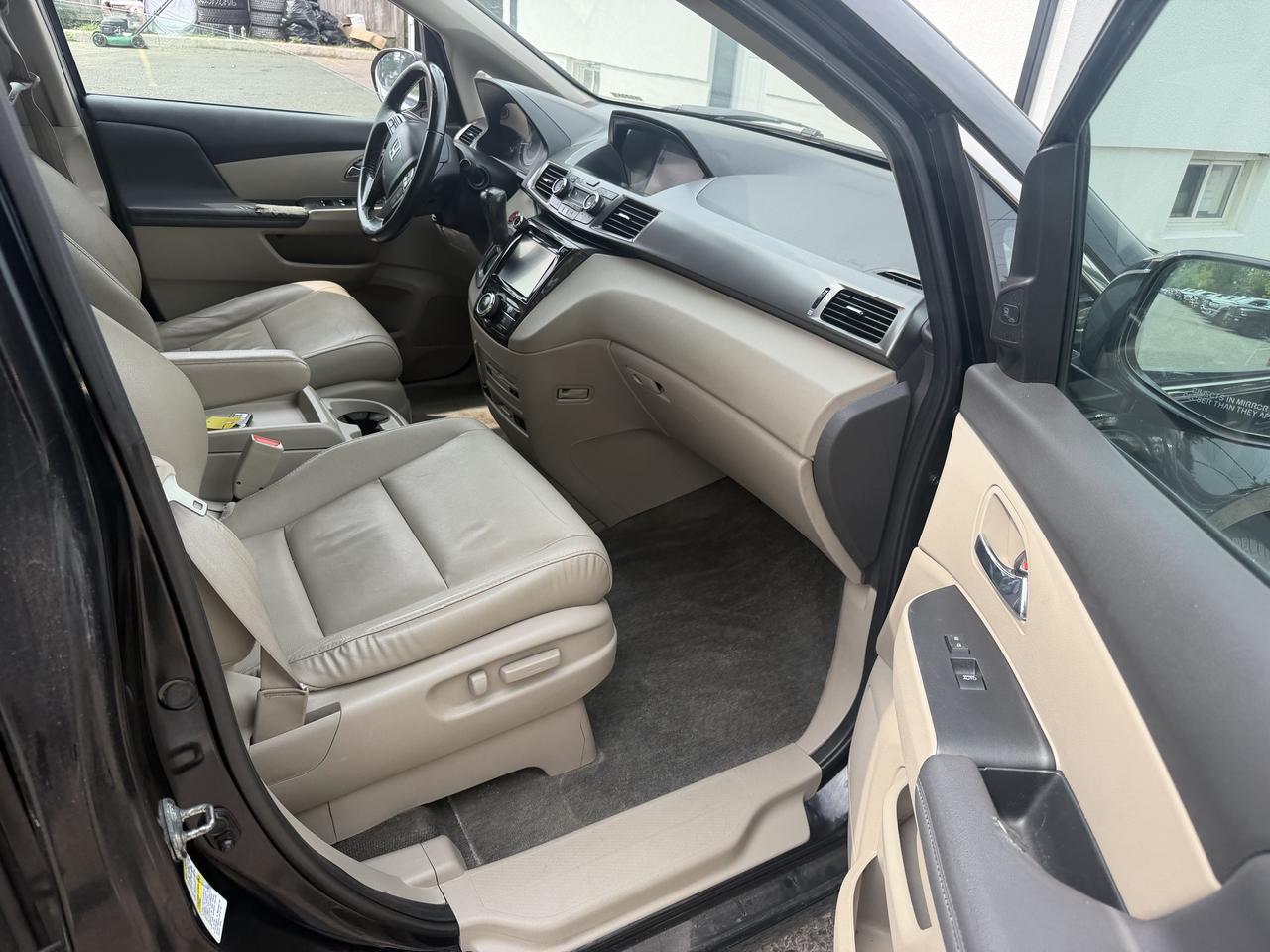 2014 Honda Odyssey Touring | One Owner | Two Sets of Tires Photo