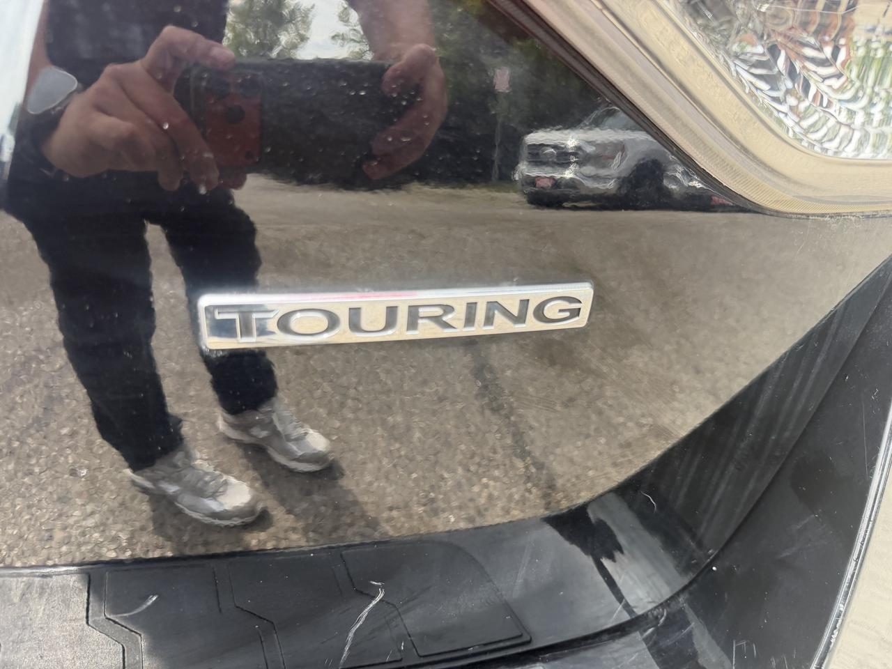 2014 Honda Odyssey Touring | One Owner | Two Sets of Tires Photo