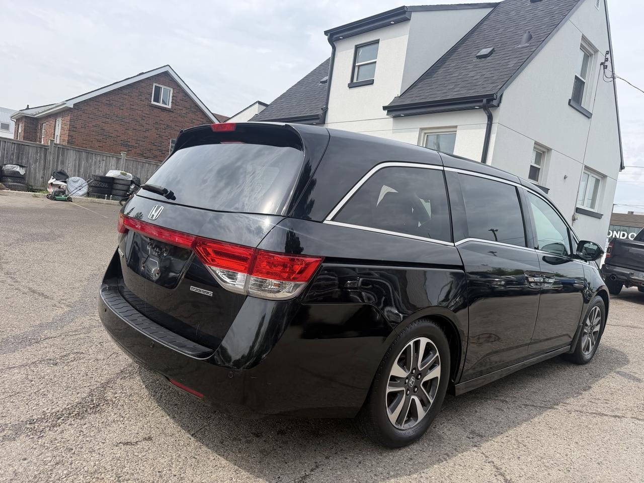 2014 Honda Odyssey Touring | One Owner | Two Sets of Tires Photo