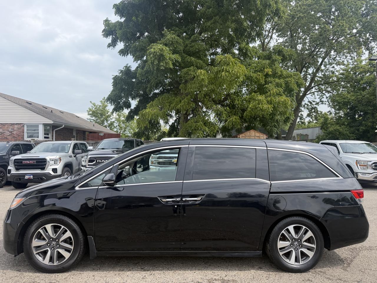 2014 Honda Odyssey Touring | One Owner | Two Sets of Tires Photo