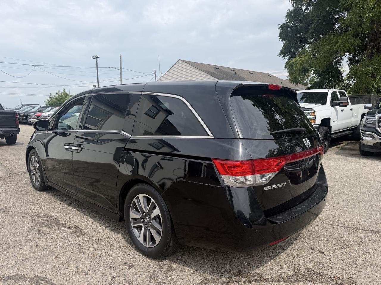 2014 Honda Odyssey Touring | One Owner | Two Sets of Tires Photo4