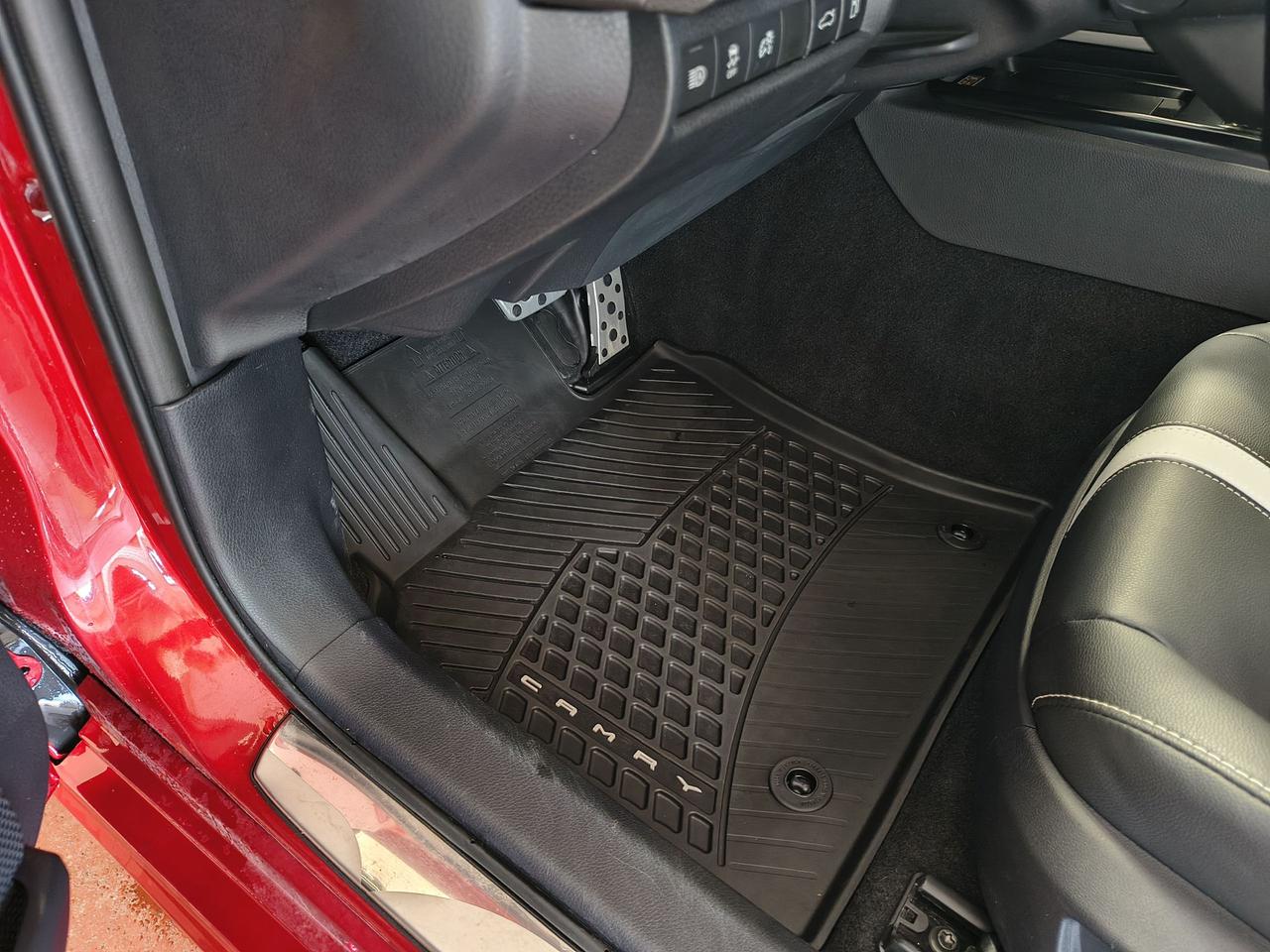 2025 Toyota Camry SE Upgrade Photo