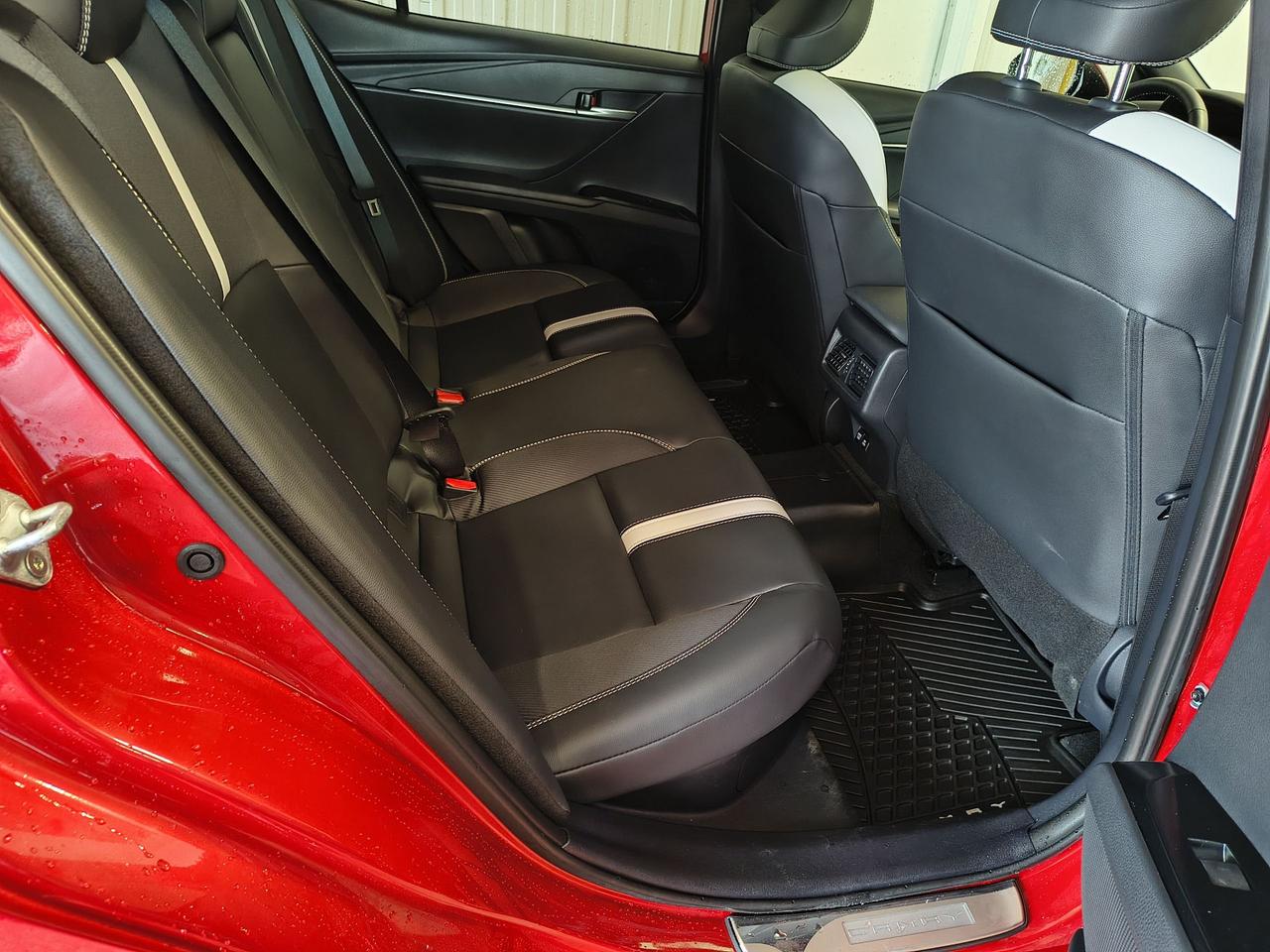 2025 Toyota Camry SE Upgrade Photo0