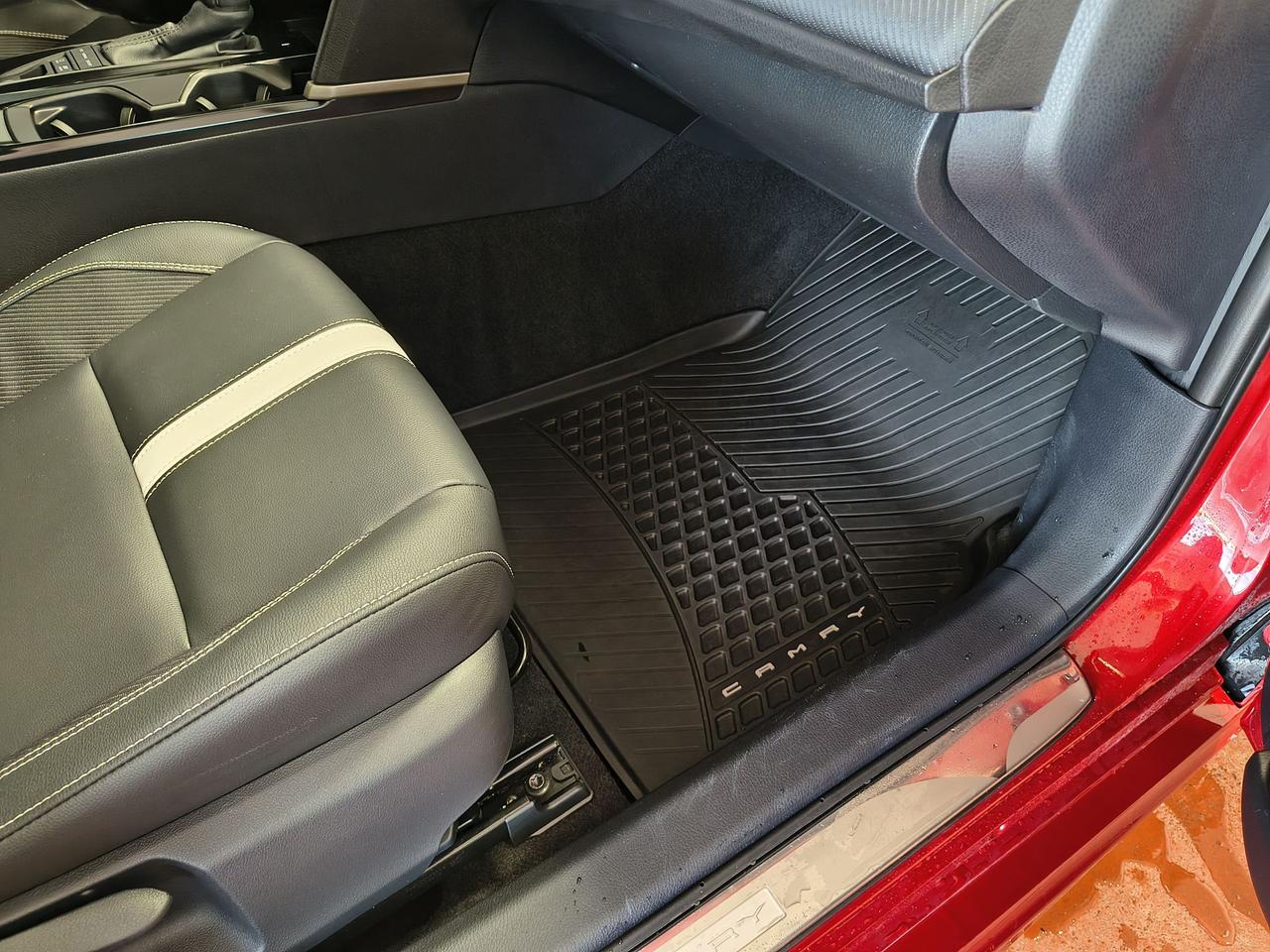 2025 Toyota Camry SE Upgrade Photo0