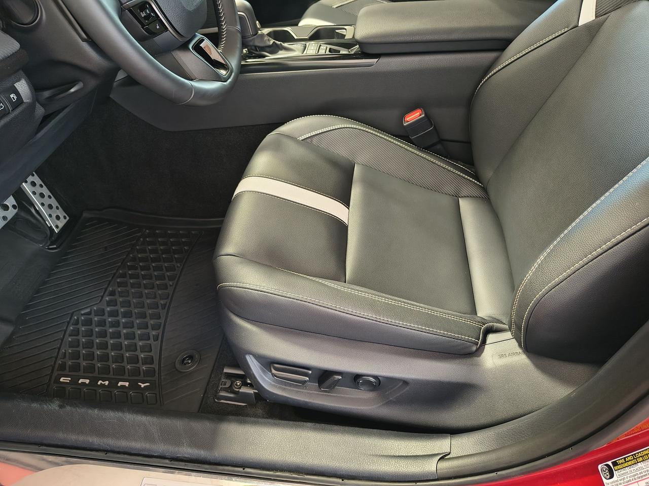 2025 Toyota Camry SE Upgrade Photo0
