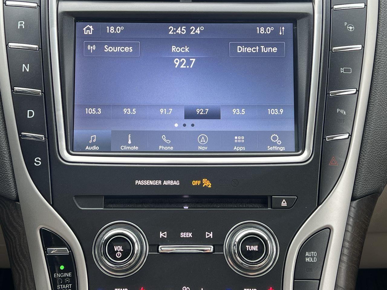 2020 Lincoln Nautilus Reserve AWD, HEATED/COOLED LEATHER SEATS, NAV, REVERSE CAM, MOONROOF, POWER LIFTGATE!! Photo