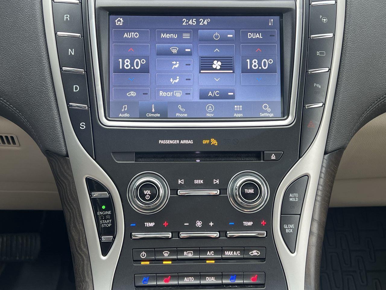 2020 Lincoln Nautilus Reserve AWD, HEATED/COOLED LEATHER SEATS, NAV, REVERSE CAM, MOONROOF, POWER LIFTGATE!! Photo