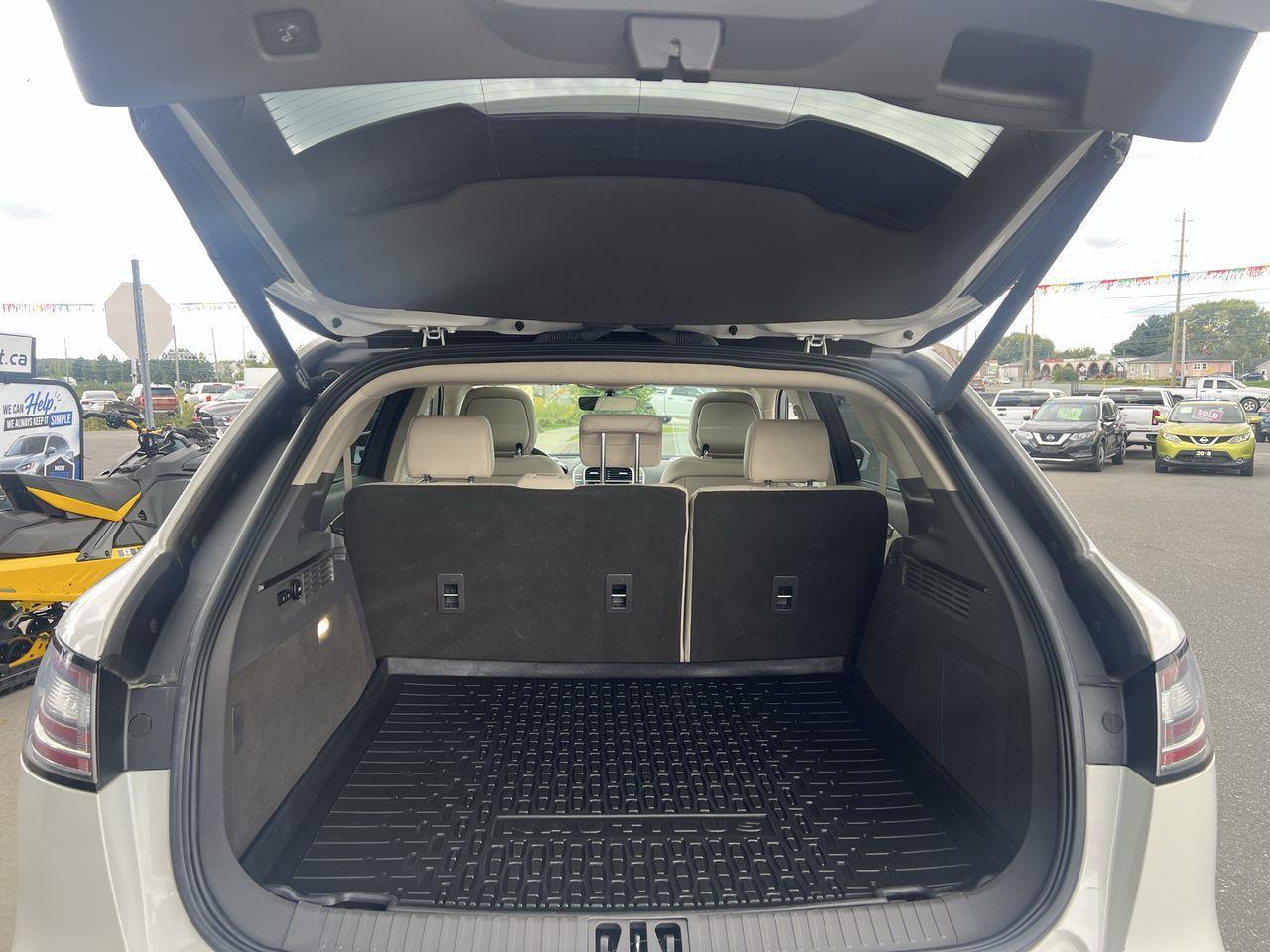 2020 Lincoln Nautilus Reserve AWD, HEATED/COOLED LEATHER SEATS, NAV, REVERSE CAM, MOONROOF, POWER LIFTGATE!! Photo