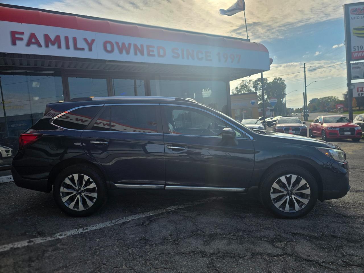 2018 Subaru Outback 3.6R Premier EyeSight Package 3.6R | Premier | Accident Free | NEW ARRIVAL | PLEASE CALL AHEAD Photo