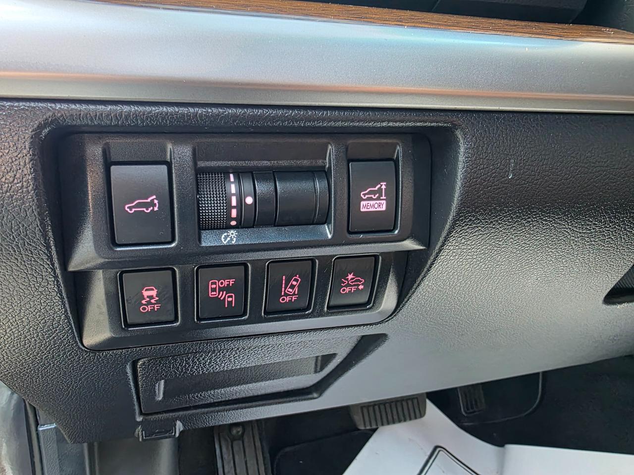 2018 Subaru Outback 3.6R Premier EyeSight Package 3.6R | Premier | Accident Free | NEW ARRIVAL | PLEASE CALL AHEAD Photo