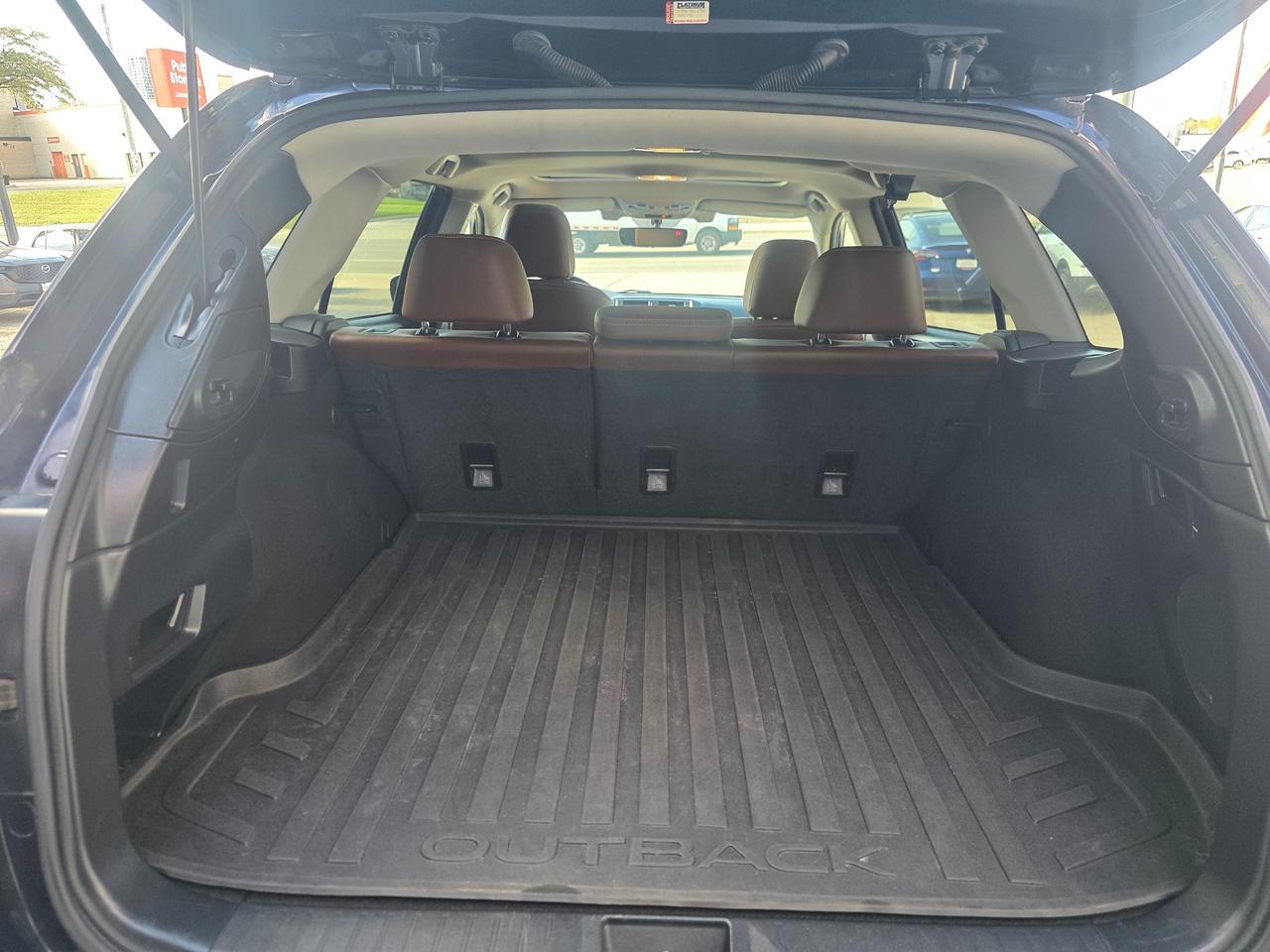 2018 Subaru Outback 3.6R Premier EyeSight Package 3.6R | Premier | Accident Free | NEW ARRIVAL | PLEASE CALL AHEAD Photo