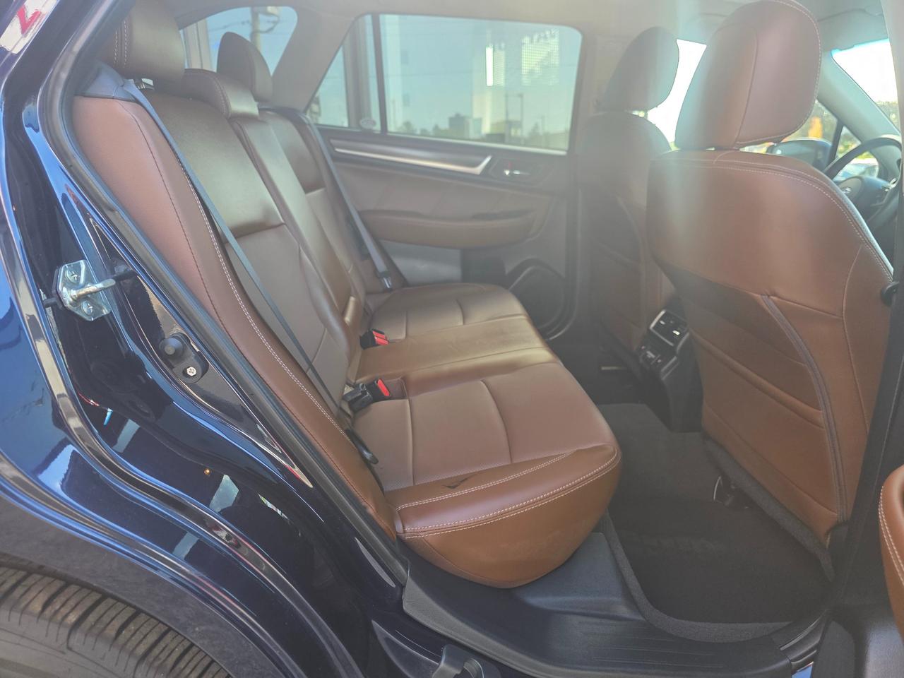 2018 Subaru Outback 3.6R Premier EyeSight Package 3.6R | Premier | Accident Free | NEW ARRIVAL | PLEASE CALL AHEAD Photo