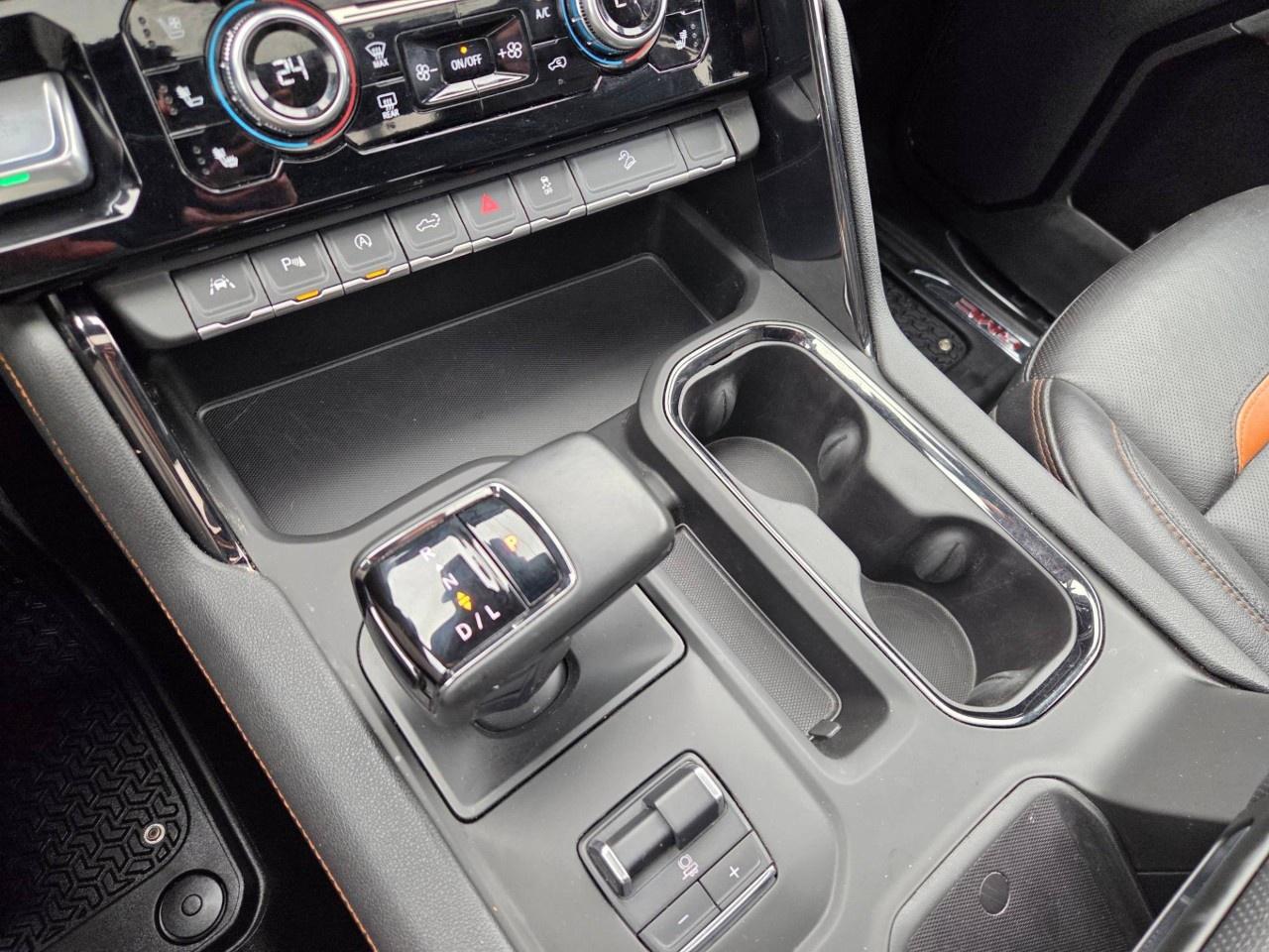 2025 GMC Sierra 1500 Crew Cab Short Box 4-Wheel Drive AT4 Photo
