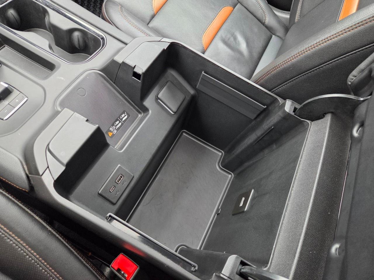 2025 GMC Sierra 1500 Crew Cab Short Box 4-Wheel Drive AT4 Photo