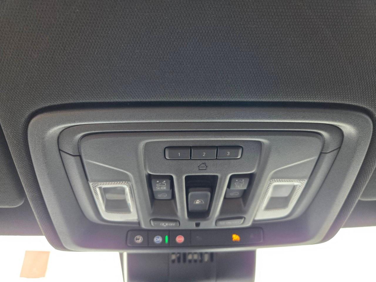2025 GMC Sierra 1500 Crew Cab Short Box 4-Wheel Drive AT4 Photo