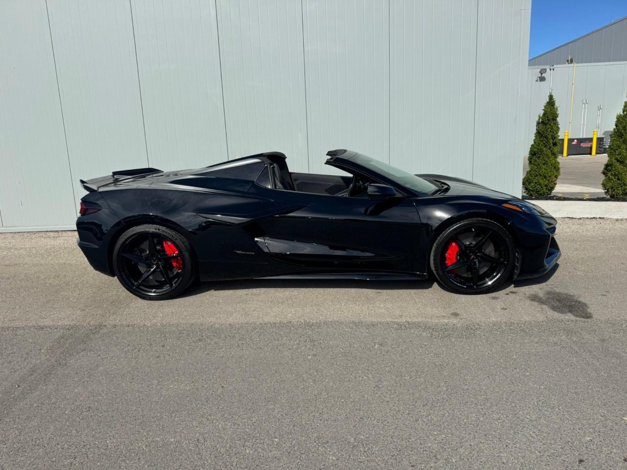 2024 Chevrolet Corvette E-Ray Convertible 1LZ Photo