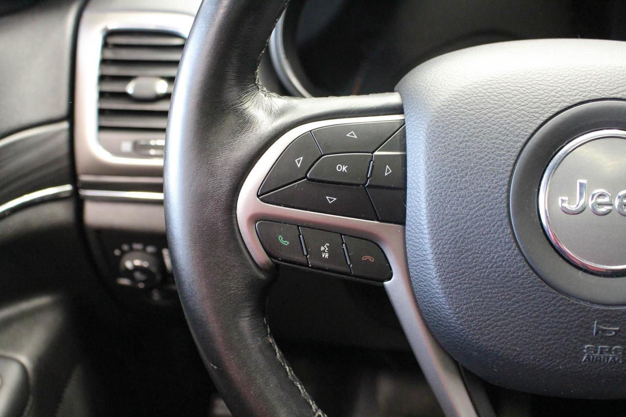 2019 Jeep Grand Cherokee Limited LEATHER SEATS - APPLE CARPLAY AND ANDROID AUTO - NAVIGATION Photo