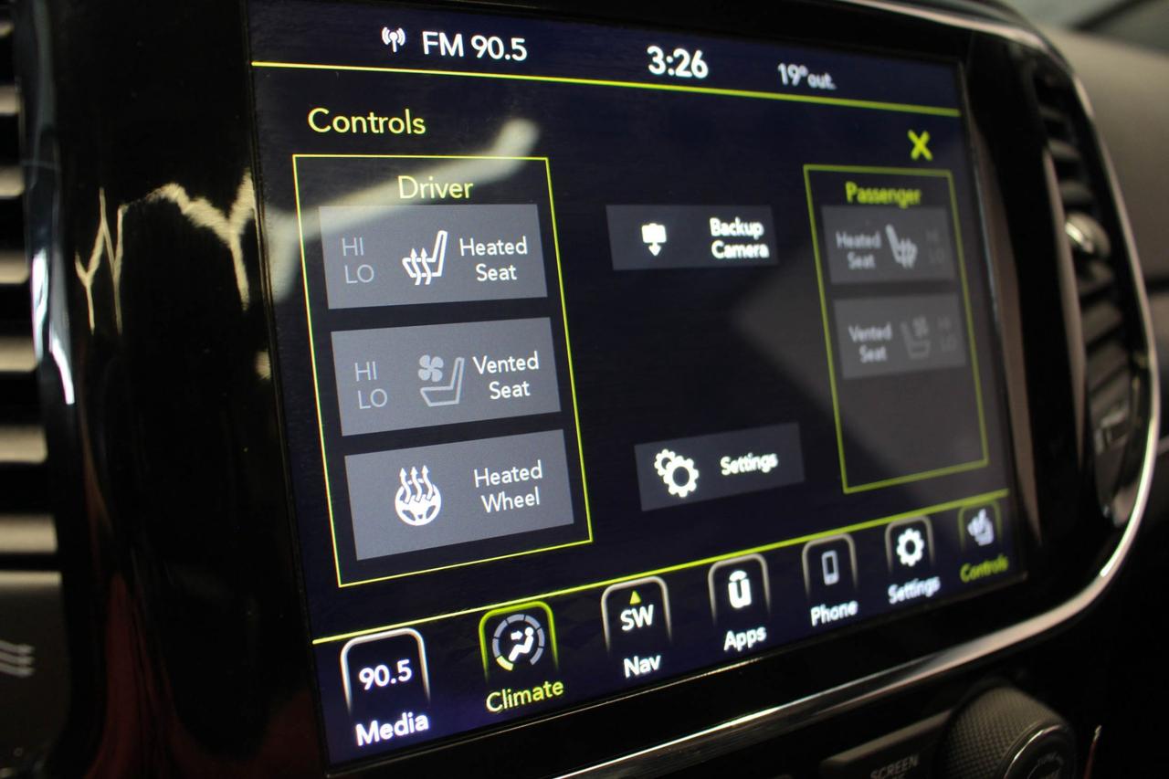 2019 Jeep Grand Cherokee Limited LEATHER SEATS - APPLE CARPLAY AND ANDROID AUTO - NAVIGATION Photo