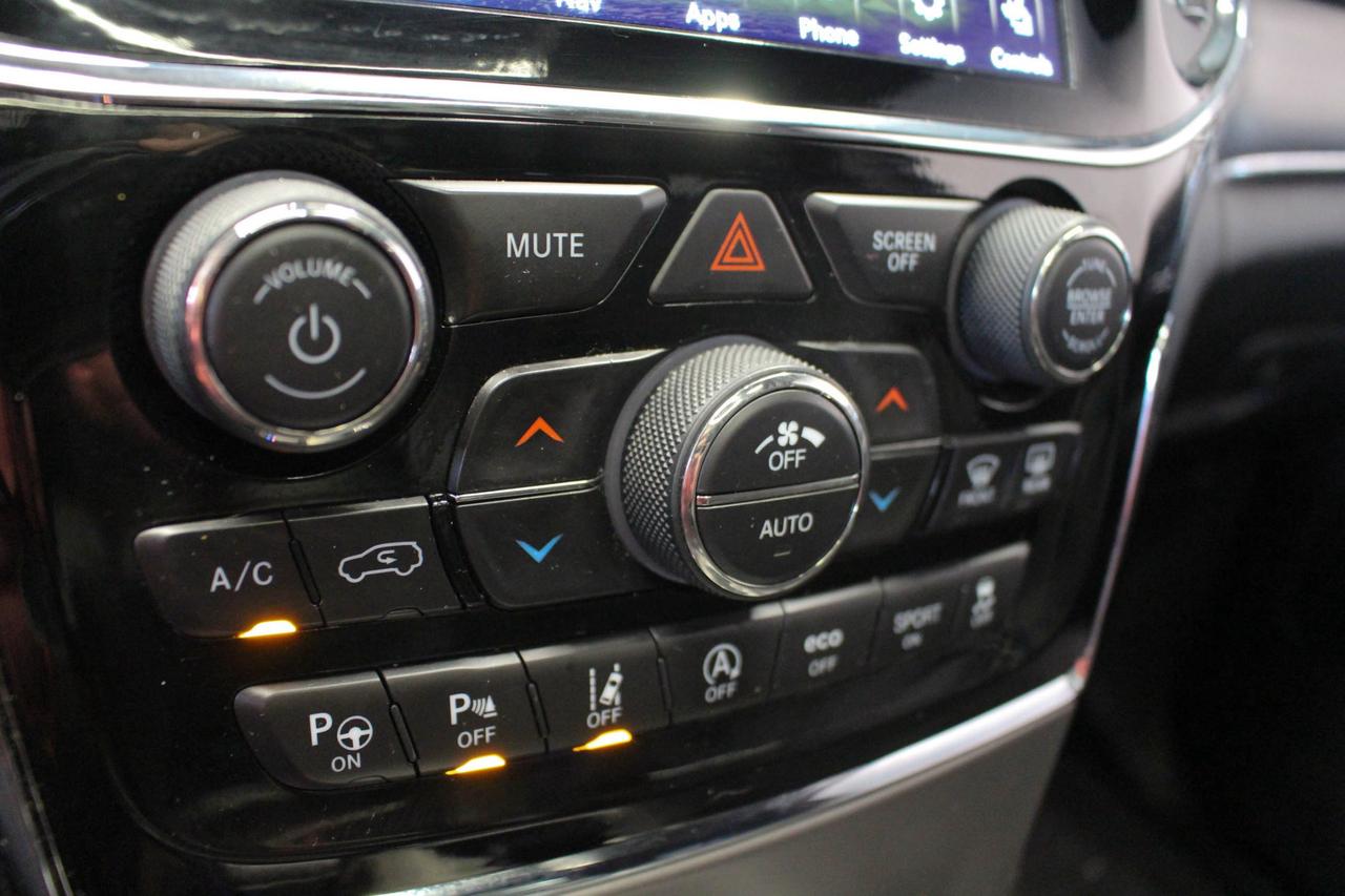 2019 Jeep Grand Cherokee Limited LEATHER SEATS - APPLE CARPLAY AND ANDROID AUTO - NAVIGATION Photo