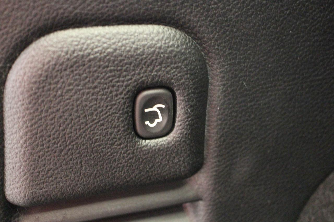 2019 Jeep Grand Cherokee Limited LEATHER SEATS - APPLE CARPLAY AND ANDROID AUTO - NAVIGATION Photo