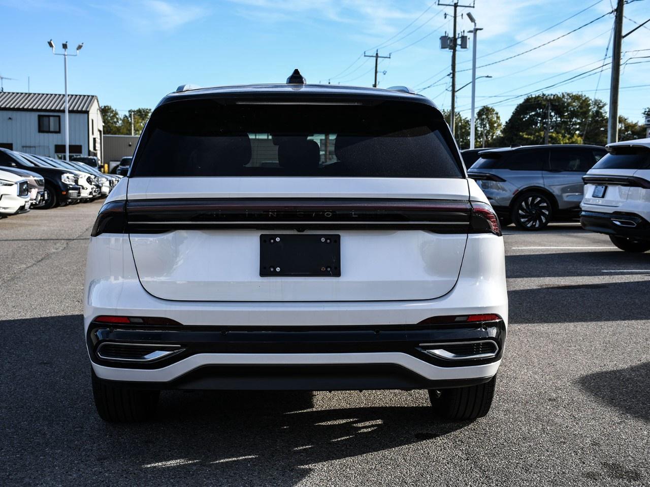 2024 Lincoln Nautilus Reserve AWD Photo3