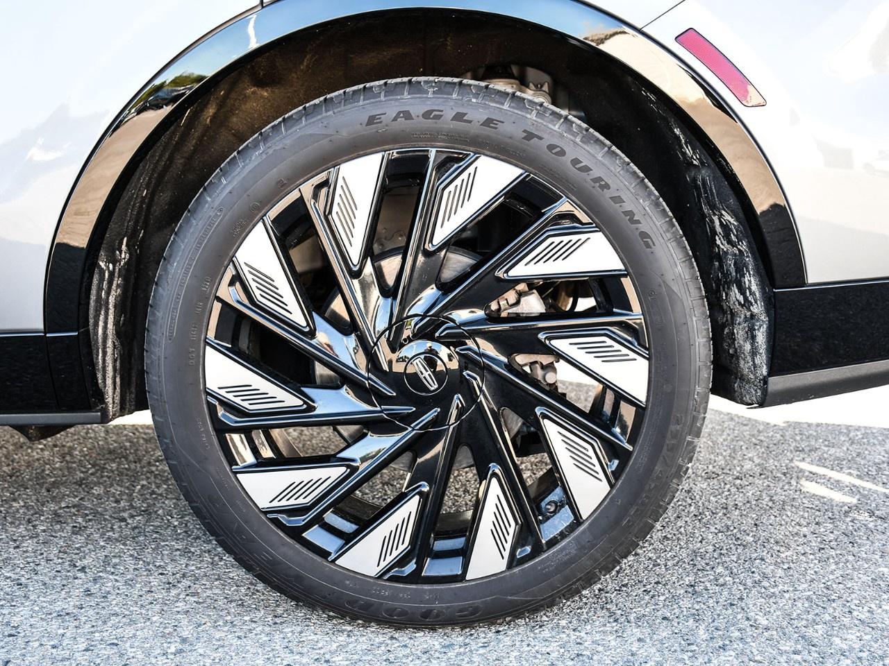 2025 Lincoln Nautilus Reserve AWD Photo