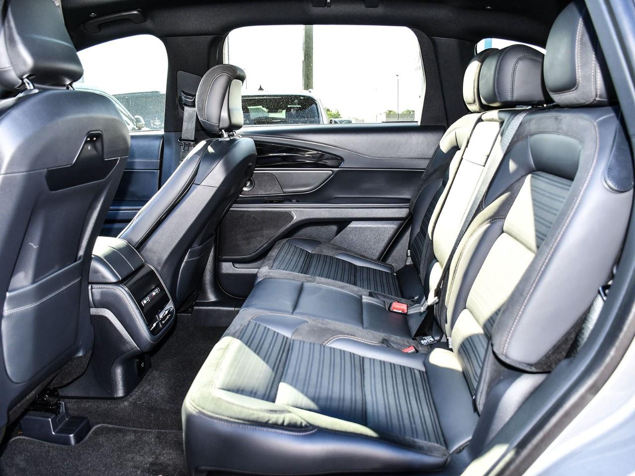 2025 Lincoln Nautilus Reserve AWD Photo
