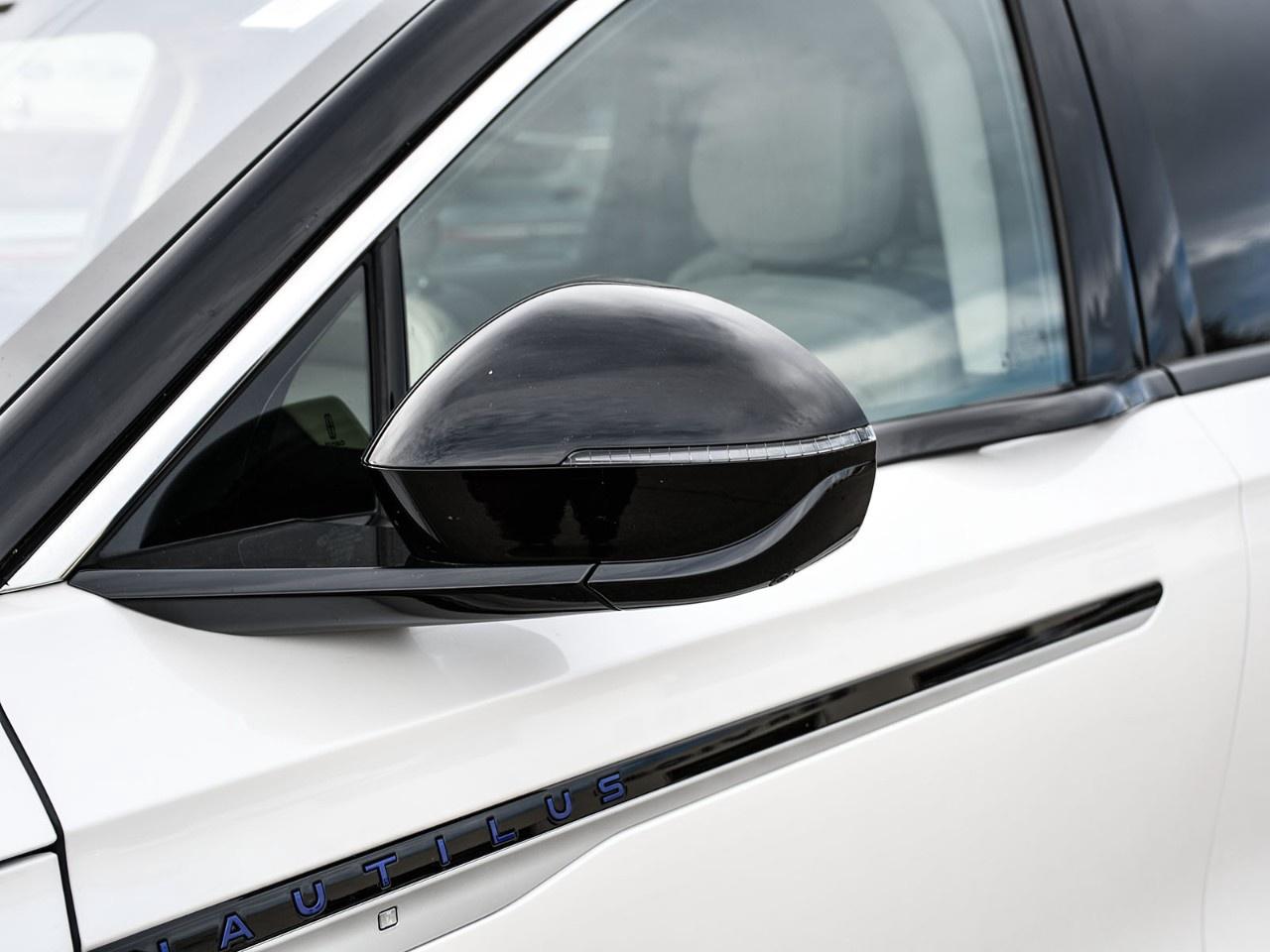 2025 Lincoln Nautilus Premiere AWD Photo
