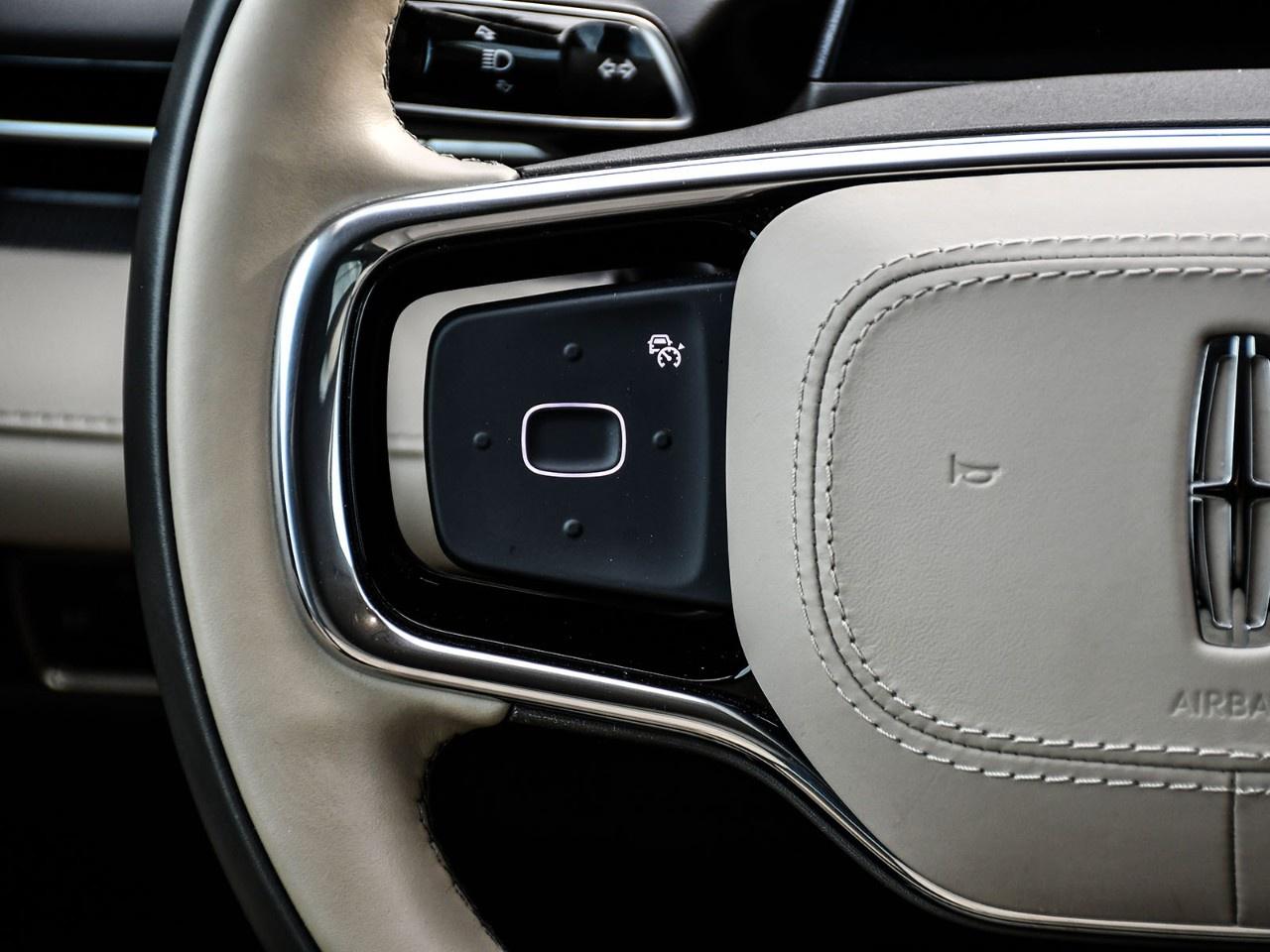 2025 Lincoln Nautilus Premiere AWD Photo