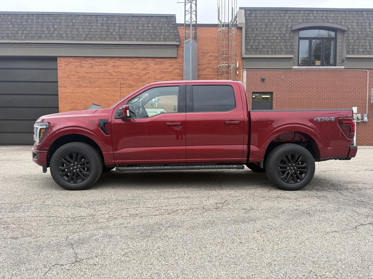 2026 Ford F-150 Lariat SuperCrew 501A 4x4 Photo2