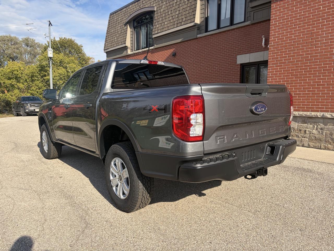2026 Ford Ranger XL Crew Cab 4x4 Photo3