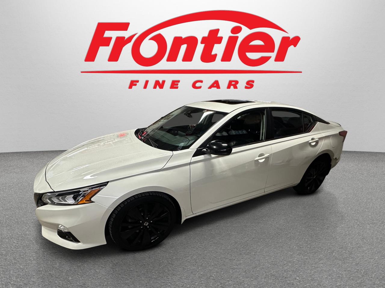 2022 Nissan Altima 2.5 SR Midnight Edition | CLEAN CARFAX | ONE OWNER Photo