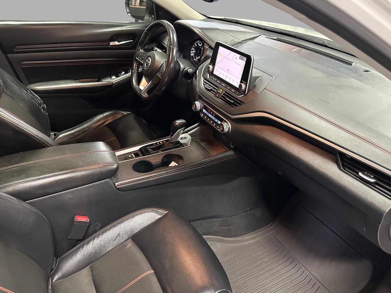2022 Nissan Altima 2.5 SR Midnight Edition | CLEAN CARFAX | ONE OWNER Photo