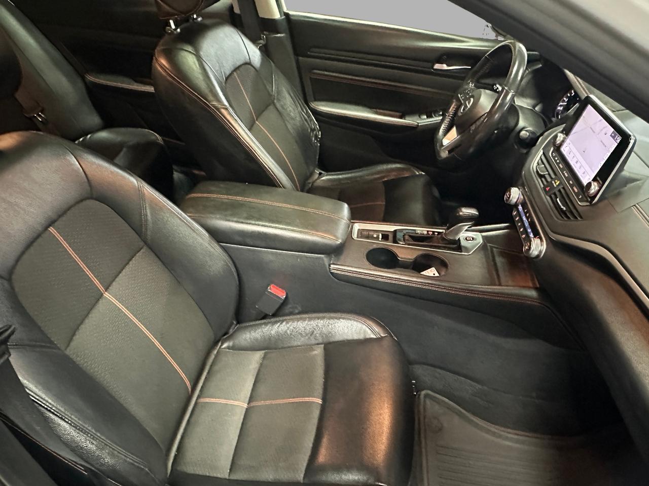 2022 Nissan Altima 2.5 SR Midnight Edition | CLEAN CARFAX | ONE OWNER Photo