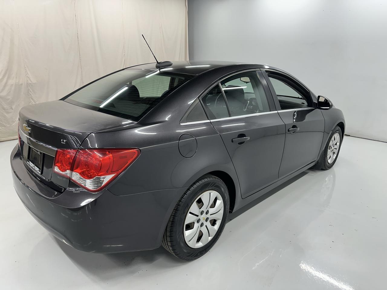 2016 Chevrolet Cruze LT Photo6